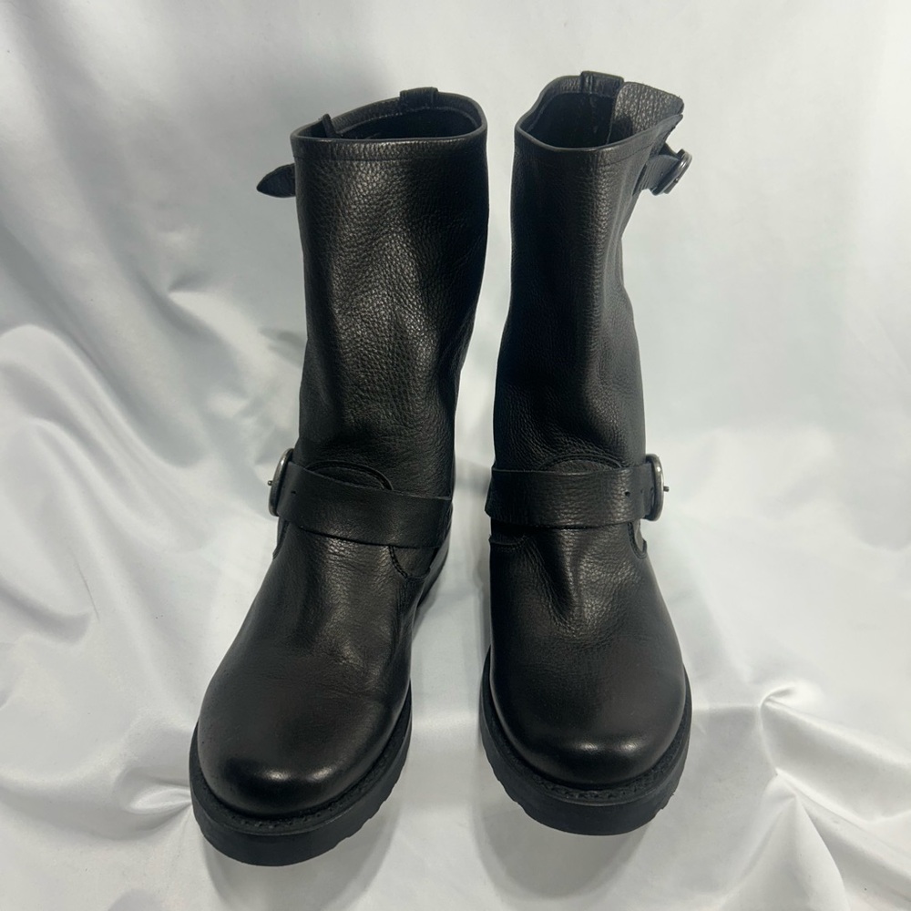 FRYE Veronica short boot. Black leather. NWOT. Size 6.